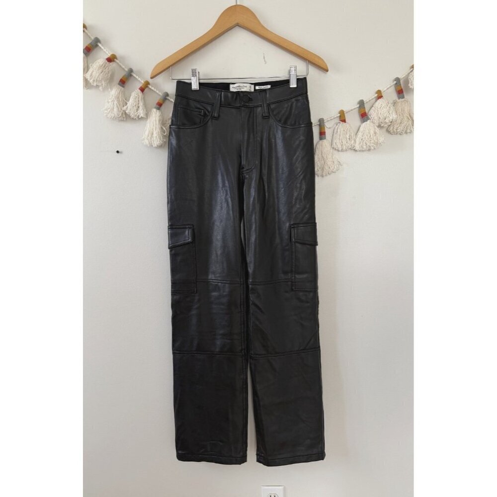 Abercrombie & Fitch The 90's Relaxed Jean Vegan Leather Cargo Straight Leg 25